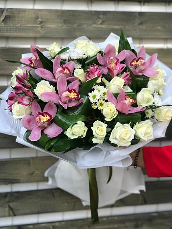 Букет цветов из: Розы и Хризантемы в Дубне