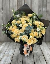 Букет цветов из:  Розы и Лизиантусы в Дубне