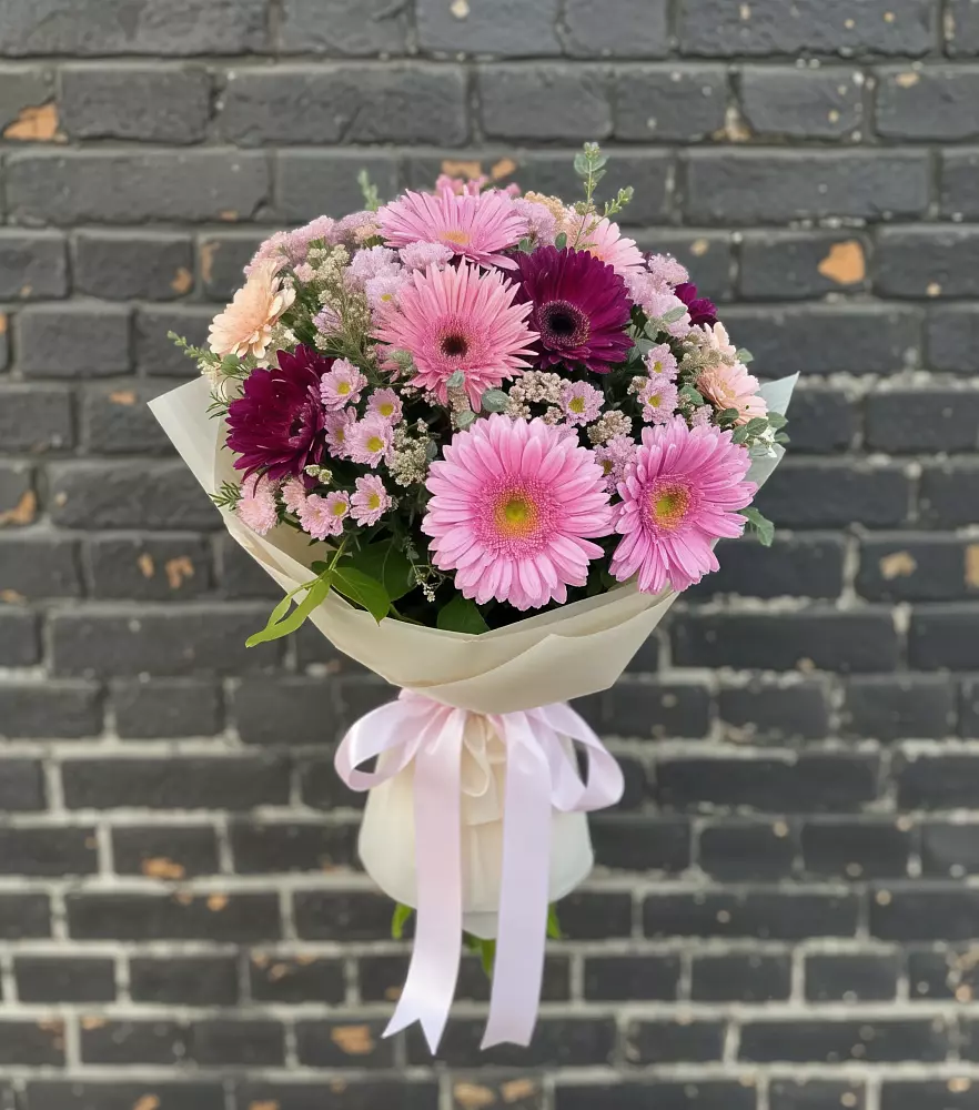 Букет цветов из: Герберы и Хризантемы в Дубне