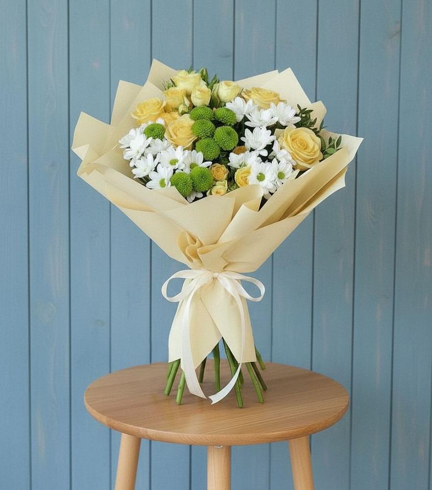 Букет цветов из: Хризантемы и Розы в Дубне