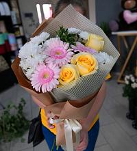 Букет цветов из:  Герберы, Розы и Хризантемы в Дубне
