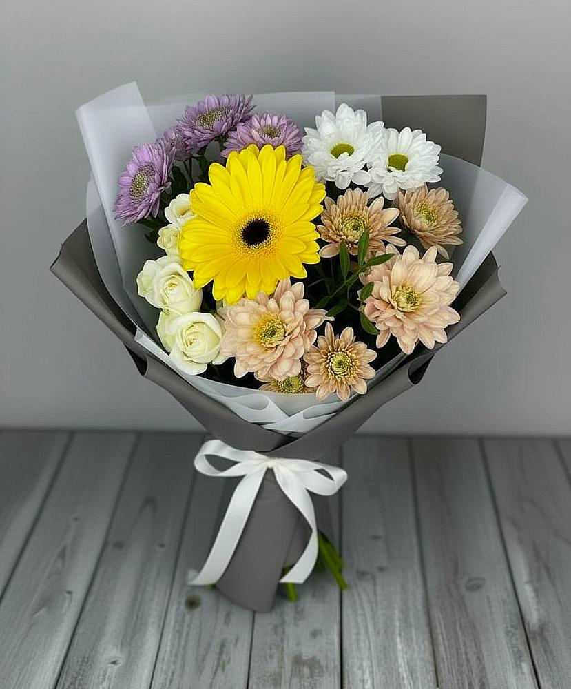 Букет цветов из: Розы, Герберы и Хризантемы в Дубне