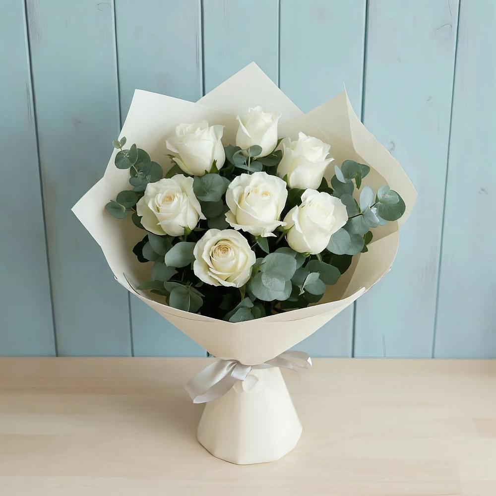 Букет Белые розы в Эвкалипте в Дубне