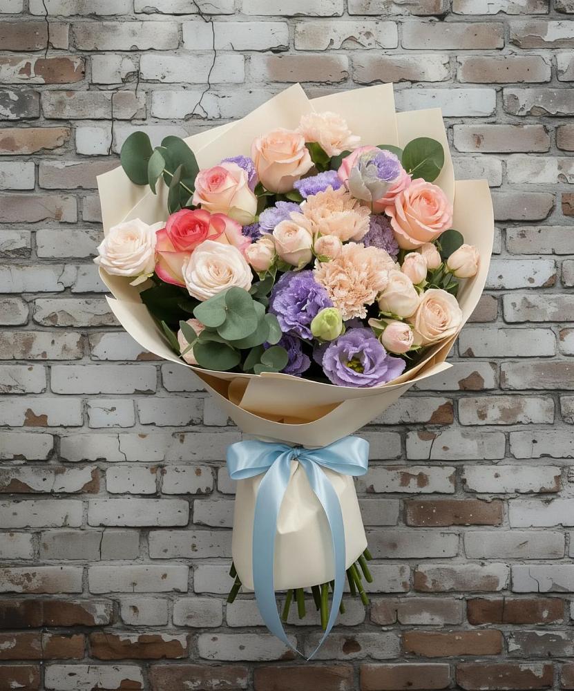 Букет цветов из: Розы, Лизиантусы и Гвоздики в Дубне