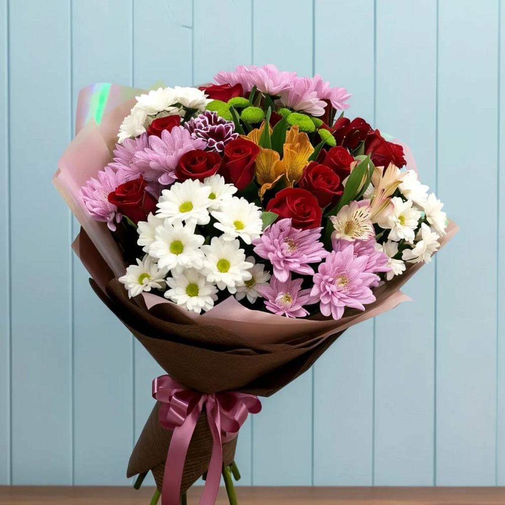 Букет цветов из: Розы, Хризантемы и Альстромерии в Дубне