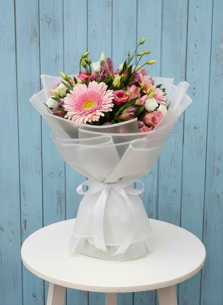 Букет цветов из: Герберы, Альстромерии и Лизиантусы в Дубне