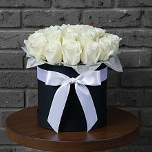 Цветочная композиция из Розы в шляпной коробке в Дубне